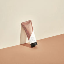 Load image into Gallery viewer, St Tropez Gradual Tan. Tinted